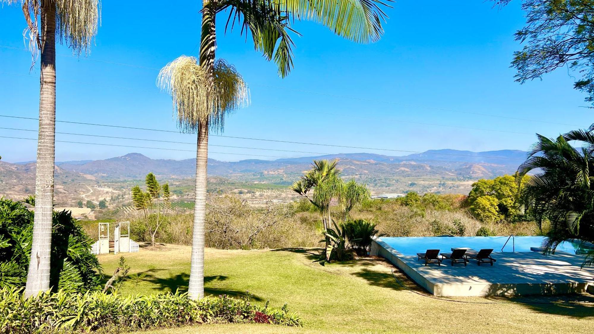 Loerieroep Estate - Mountainview Selfcatering Accommodation Nelspruit Mbombela Екстер'єр фото