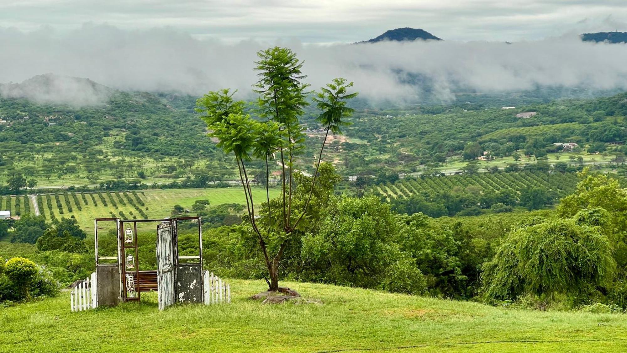 Loerieroep Estate - Mountainview Selfcatering Accommodation Nelspruit Mbombela Екстер'єр фото